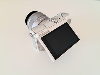 Cámara Canon EOS M100 Blanca