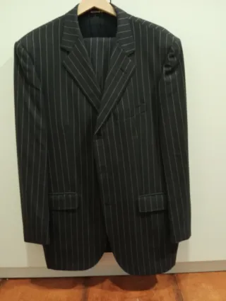 8 Trajes de caballero Boss / Burberry / Zegna / et