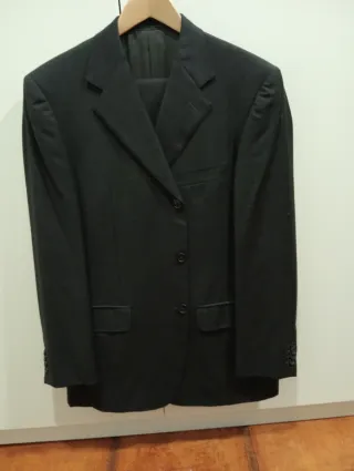 8 Trajes de caballero Boss / Burberry / Zegna / et