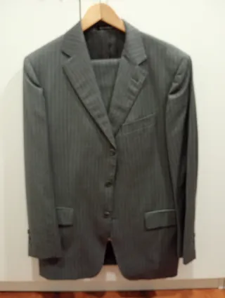 8 Trajes de caballero Boss / Burberry / Zegna / et