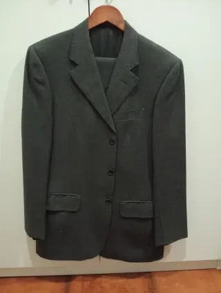 8 Trajes de caballero Boss / Burberry / Zegna / et