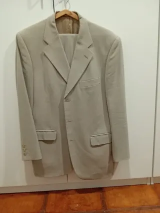 8 Trajes de caballero Boss / Burberry / Zegna / et