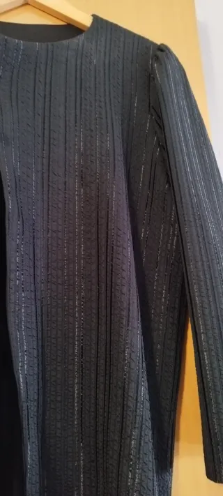 Traje de mujer negro con rayas