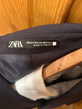 Traje Zara Azul con Camisa Blanca