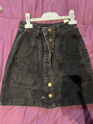 Falda vaquera negra con botones