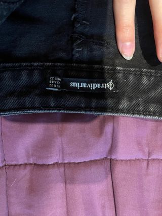 Falda vaquera negra con botones