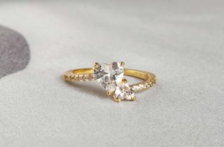 Anillo Doble Corazón Dorado