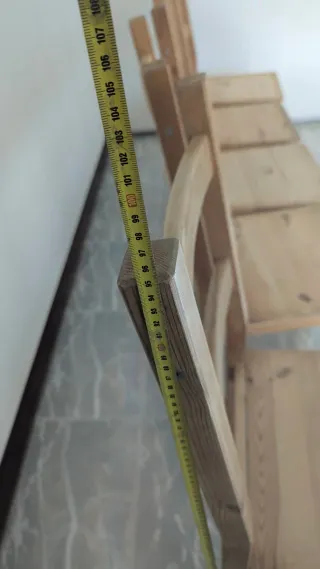 Mesa extensible y 5 sillas de madera