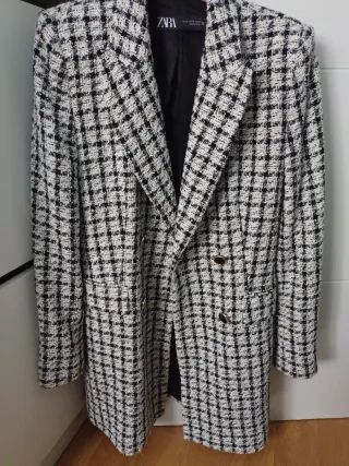 Abrigo Zara Cuadros Blanco y Negro