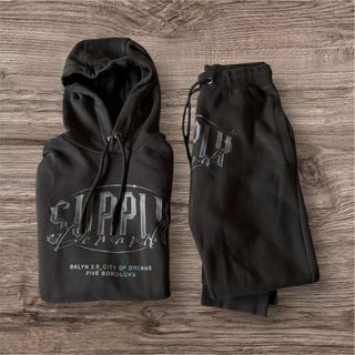 Conjunto Sudadera y Pantalón Supply Demand Negro
