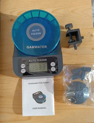 Distributore mangime tartarughe e pesci