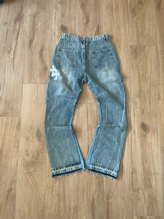 Jeans Y2K Flared con Croce