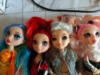 Muñecas Rainbow High