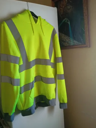 Sudadera fluorescente con bandas reflectantes