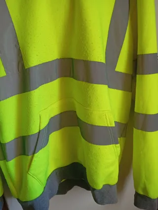 Sudadera fluorescente con bandas reflectantes