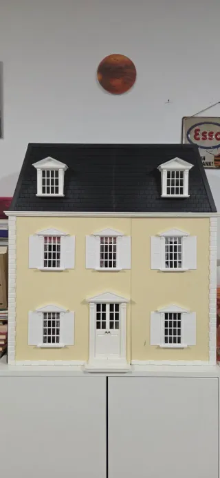 Casa de muñecas clásica