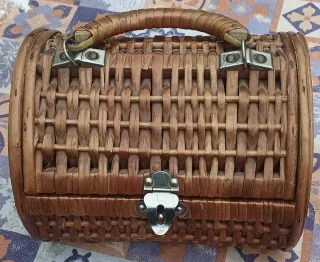 Cesto antiguo de mimbre
