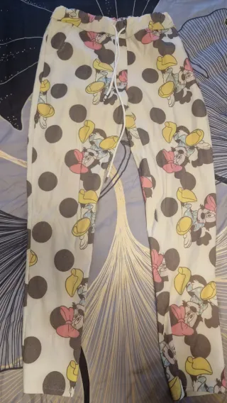 Pantalones cargo con estampado de lunares y Minnie