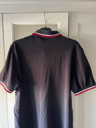 Polo Fred Perry Negro  bien cuidado.  azul marino