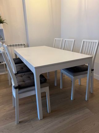 Mesa de comedor extensible con 6 sillas