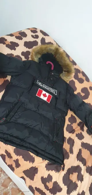 Abrigo Canadian Peak Negro Mujer. Talla 16 años