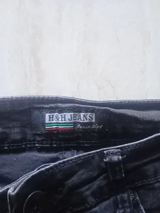 Jeans strappati uomo