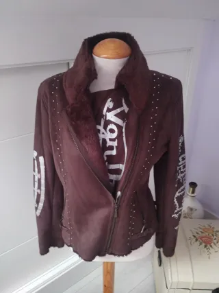 Cazadora marrón ante con pelo interior.