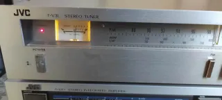 Amplificador y Radio Tuner JVC Plata