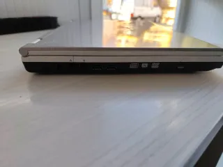 Portátil LG E500 Plata