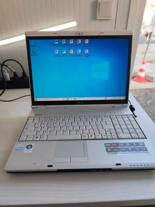 Portátil LG E500 Plata