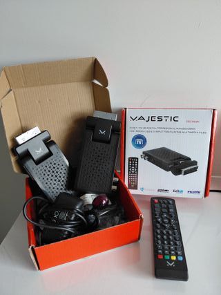 Decodificador, 2 TDT HD Majestic DEC 663N 1 mando