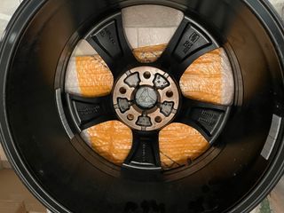 Llanta Cupra Negra y Naranja