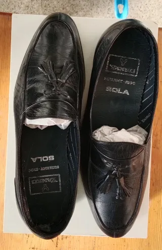 Mocasines Yanko Negros Talla (6) equivale 39.