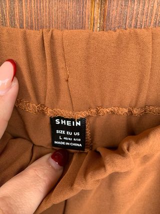 Pantalón ancho marrón