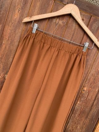 Pantalón ancho marrón