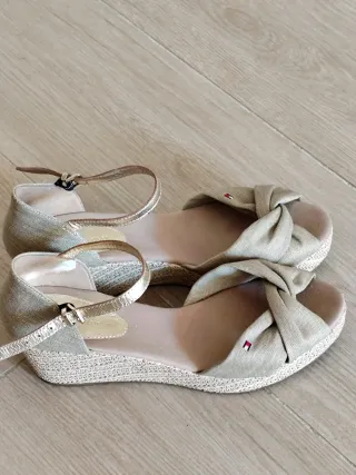 Sandalias Tommy Hilfiger Beige/Oro Mujer