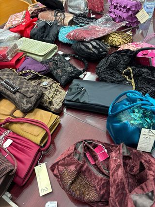 Lote de 46 bolsos de fiesta