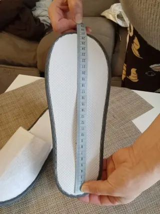 Zapatillas de casa blancas nuevas gratis regalo