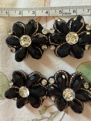 Applicazioni perline e strass fiore nero