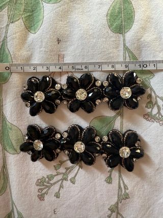 Applicazioni perline e strass fiore nero