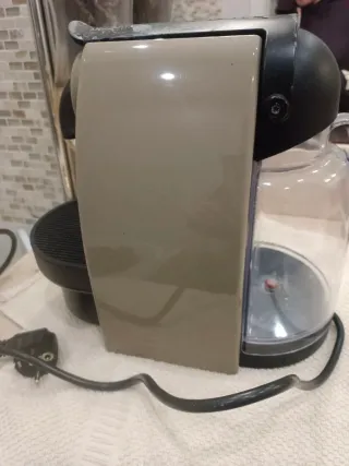 Cafetera Krups Nespresso Beige, para  piezas