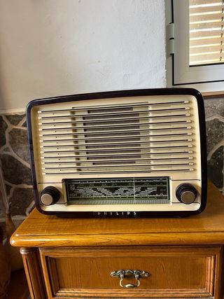 Radio Philips Vintage - Enciende