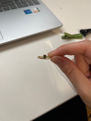 Anillo Tous Dorado con Piedra Verde