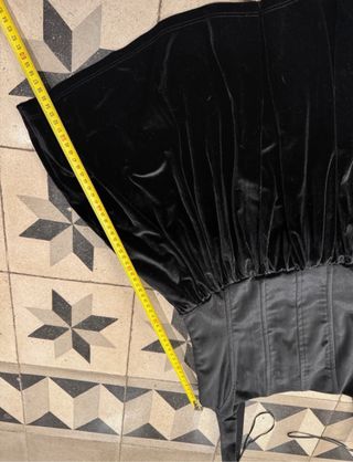 Vestido corsé terciopelo Zara T.S