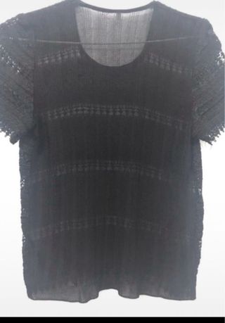 Blusa negra de encaje