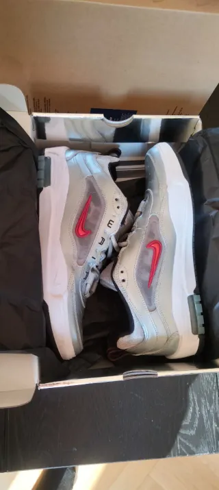 Nike Air Max Ishod PRM Plata Roja Talla 44