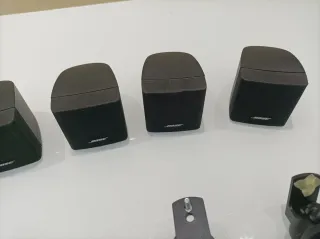 Altavoces Bose Cubo + 4 Soportes Negros