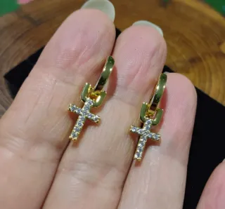 Pendientes aro acero cruz circonitas