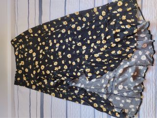 Falda floral Bershka talla L