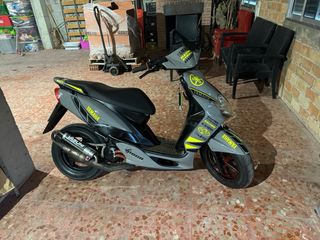 Yamaha Jog 50 RR Gris y Amarillo
